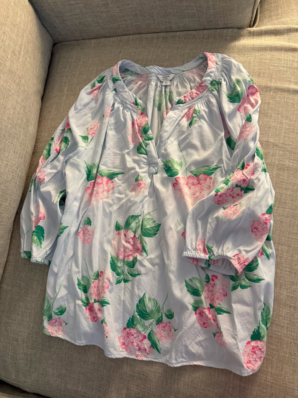 crown & ivy Light Blue Blouse with Pink Hydrangea and Green Leaves